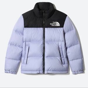 Worn a couple of times. It’s a unisex coat for men & women..